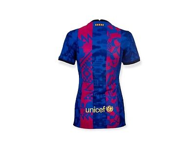 Barcelona apresenta terceiro uniforme by NIKE