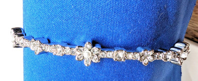 NEW  Marchesa Silver Tone Clear Crystal Floral Hinged Bangle Bracelet Sz 7