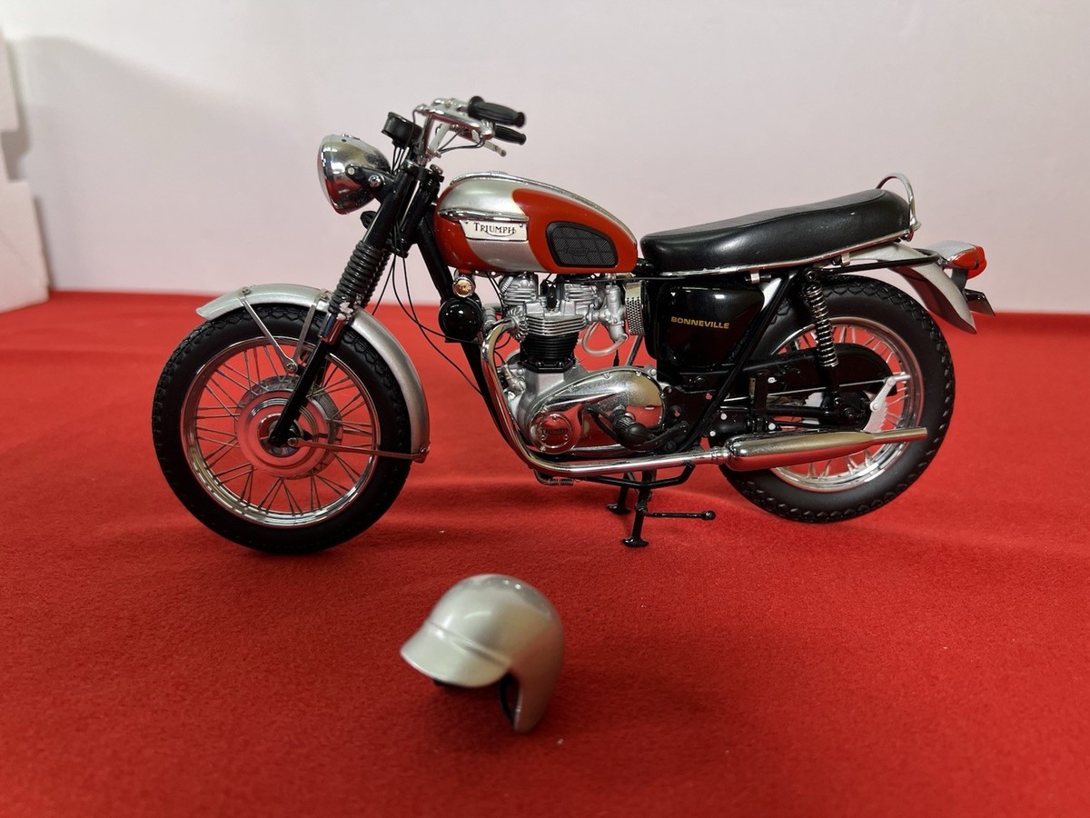 Franklin Mint トライアンフ ボンネビル 1969 1/10 FRANKLIN MINT 1969 TRIUMPH BONNEVILLE 1:10 SCALE DIECAST