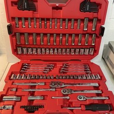 Craftsman Mechanics Tool Set Sae Metric 135-piece Cmmt12024 - Pre Owned