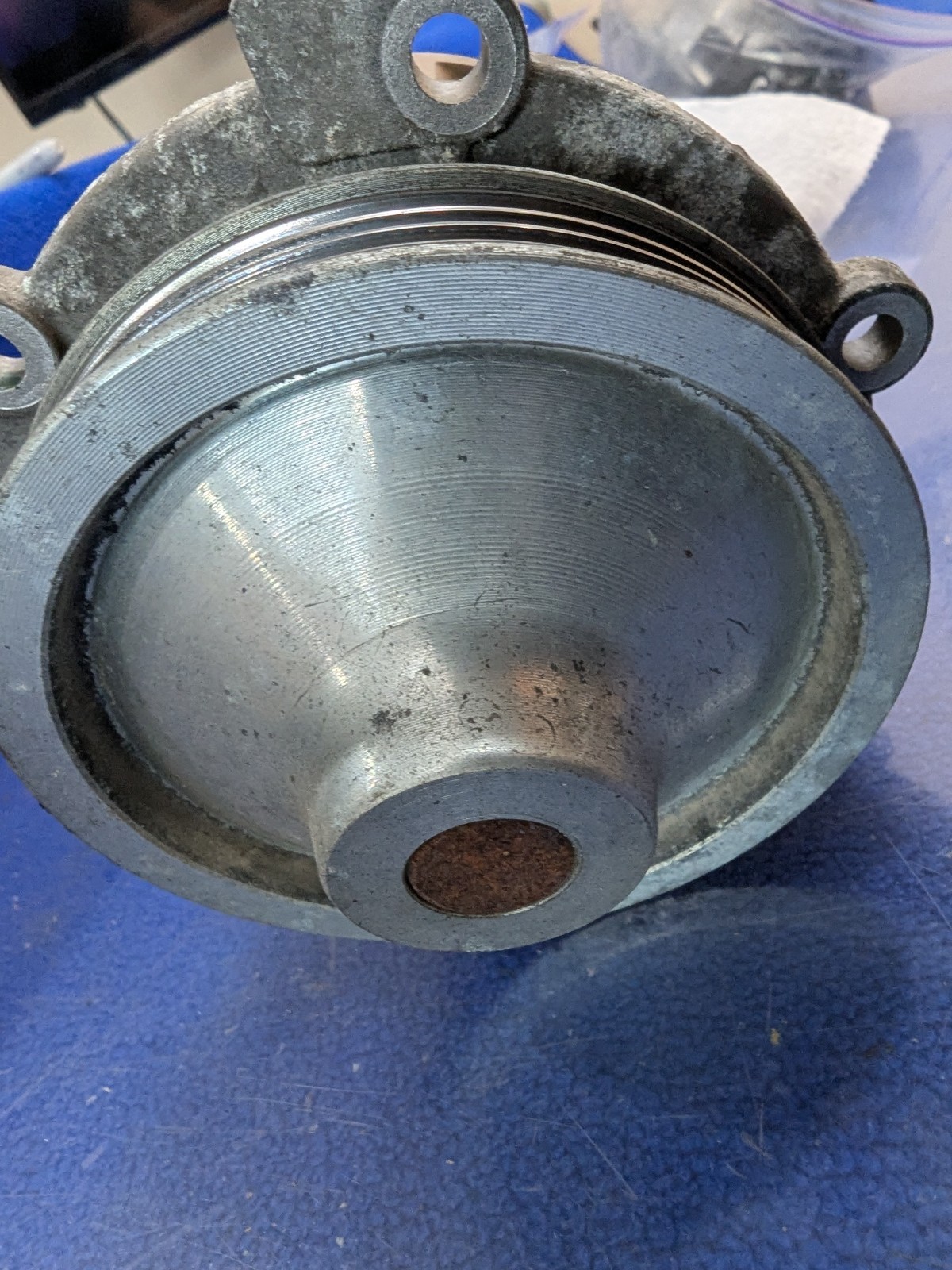 Maserati Quattroporte 2004-2019 Water pump with housing