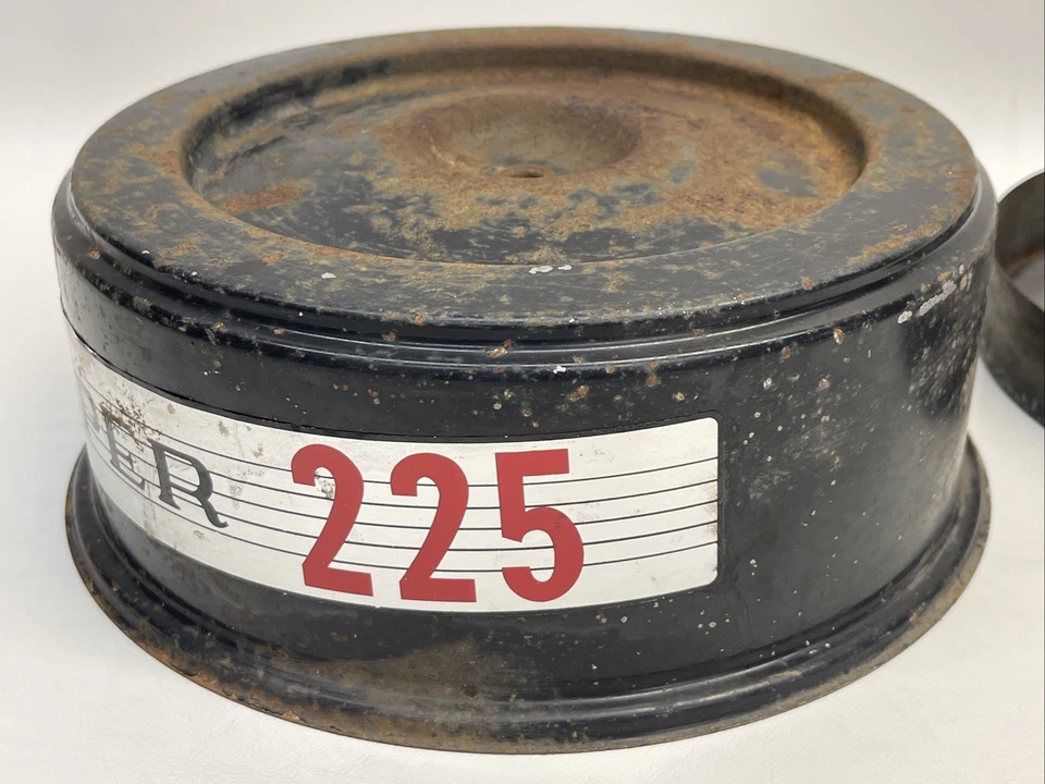 Cubierta superior del filtro del motor del carburador Dodge Dart GT 1964 Foto 3 de 4