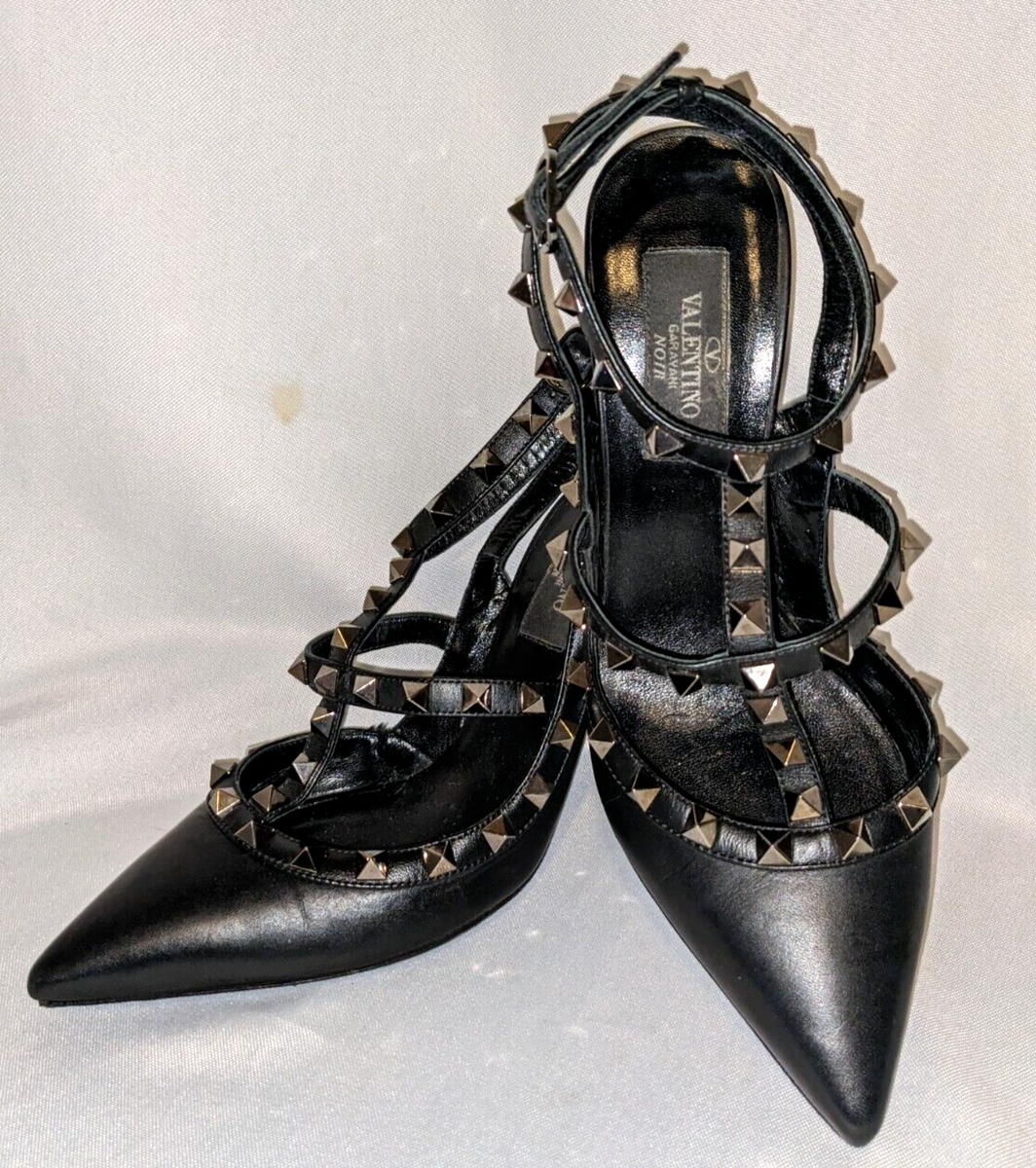 【関税＆送料込み】Valentino Garavani Rockstud Leather Medi Valentino Garavani Rockstud Pointed Toe Ankle Strap Leather