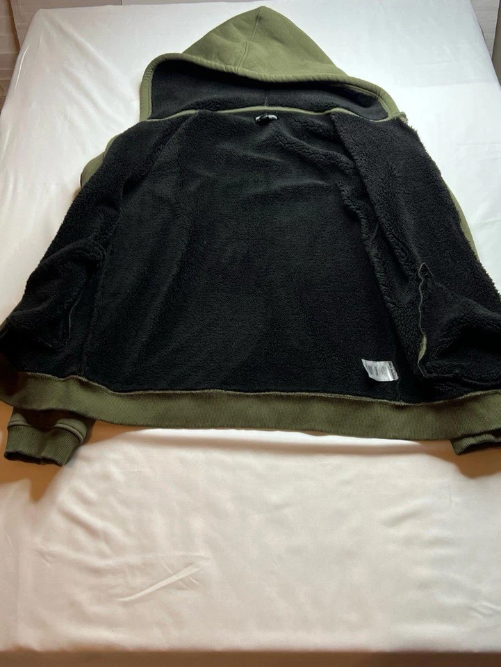 Chaqueta True Religion verde oscuro difusa con cremallera talla grande Foto 3 de 4