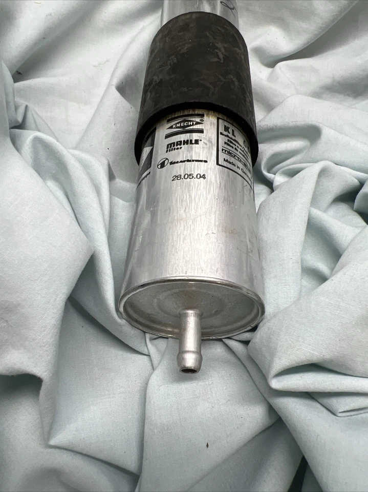 FILTRO DE COMBUSTIBLE COMPATIBLE CON BMW E36 E46 E34 E39 E38 E31 318I 323CI 325I 328I 528I 540I 740I Foto 2 de 3