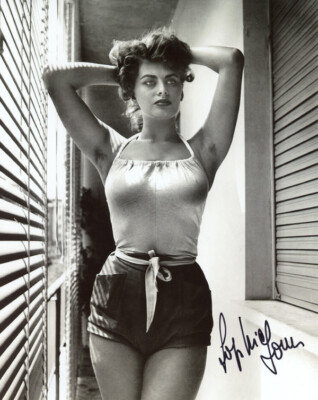 SOPHIA LOREN SIGNED AUTOGRAPHED 8x10 PHOTO ITALIAN SEX SYMBOL ICON BECKETT BAS