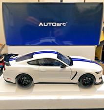 AUTOart Ford Shelby GT-350R Oxford White w/ Blue Stripe Model -Scale 1:18