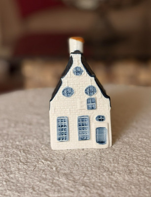 KLM Blue Delft House #39 - HENKES (1970s) - RARE FIND - Sealed/Empty