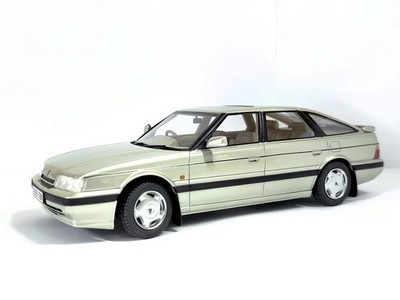 Kult Maßstab - 1:18 Rover 827 Vitesse Pulsar silber 1988-1989 - Limited Edition...