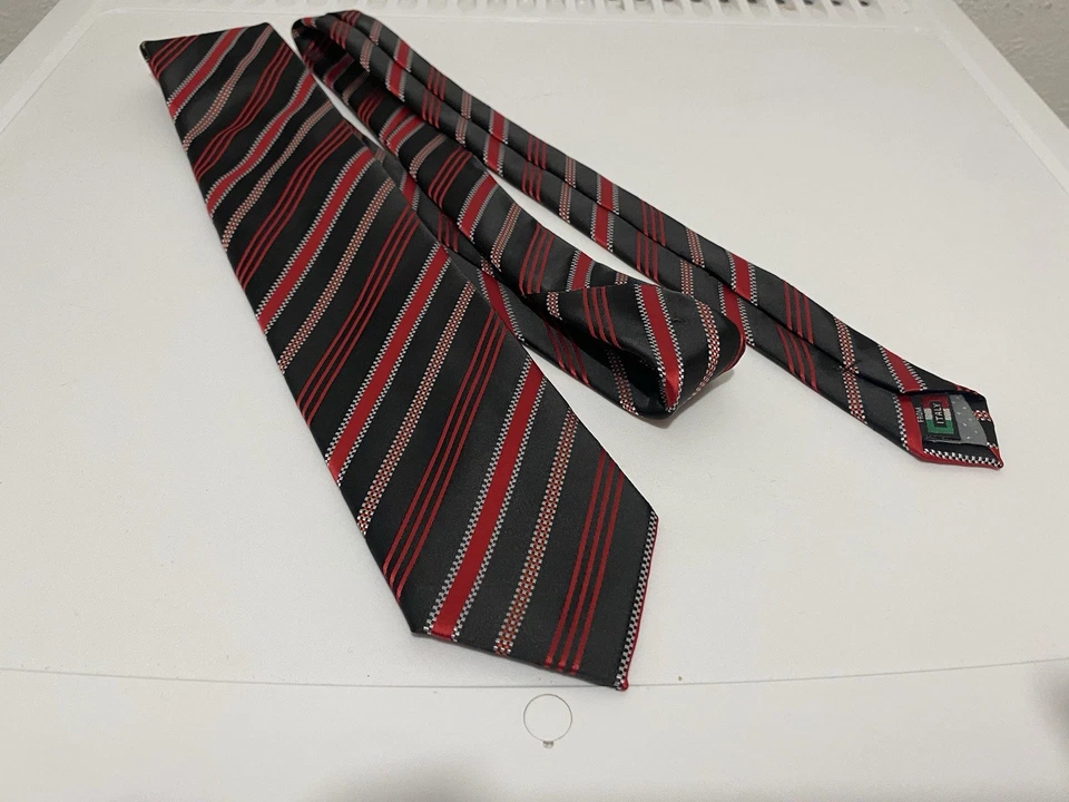 Corbata Berlioni Italia 100 % seda rayas negras y rojas Foto 2 de 4