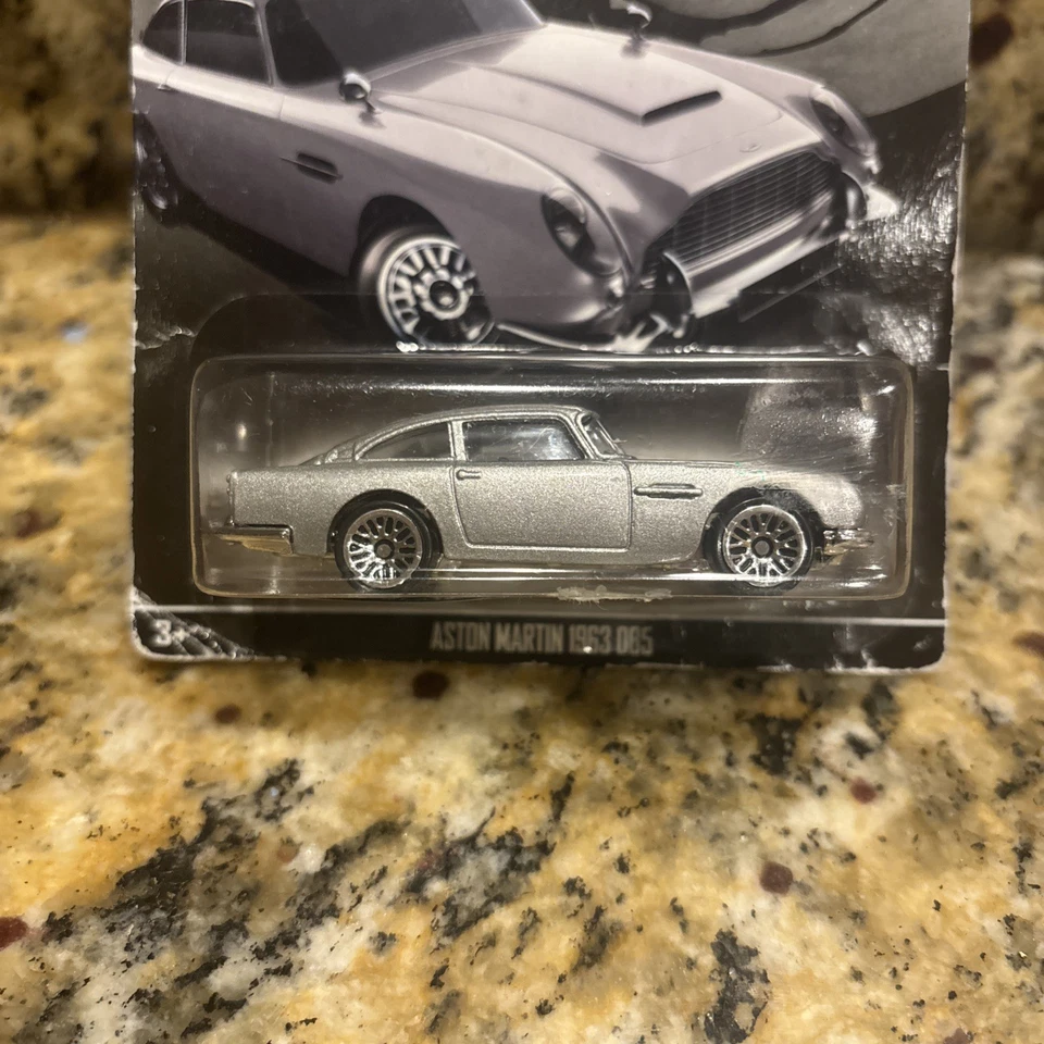 Hot Wheels 007 James Bond Aston Martin 1963 DB5 Skyfall sellado 4/5 (B52) Foto 4 de 4