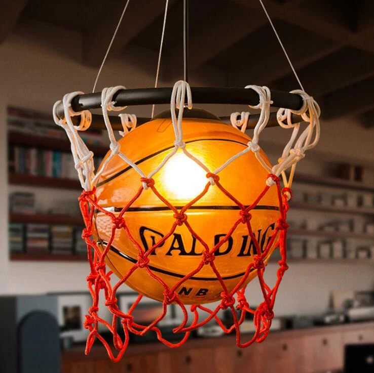 Lámpara de araña creativa de baloncesto decoración artística lámpara de pelota tema deportivo iluminación colgante Foto 3 de 4