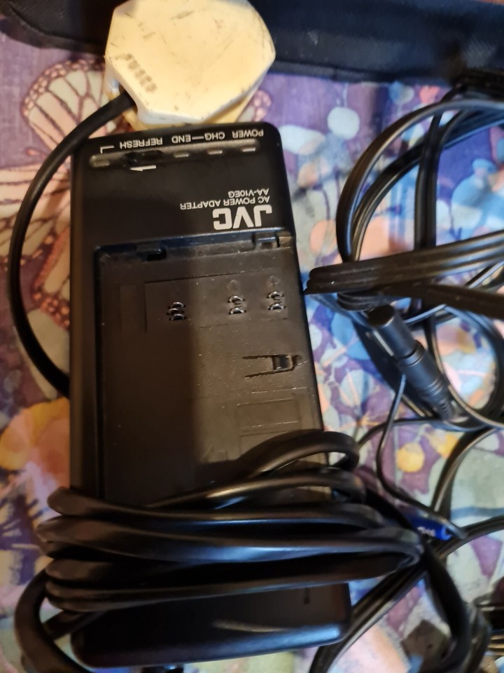 Vintage JVC GRM3 Compact VHS C Video Camera UK with instructions and