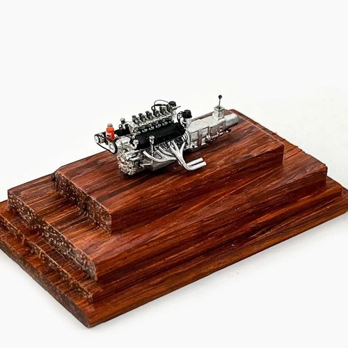 Liberty/HY1:64 Jumping Horse Ferrari 250 Engine Engine Model in Alloy Material - Picture 5 of 6