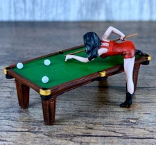 Girl Billiards Player Figure - American Billiards Tabletop Miniature 40мм