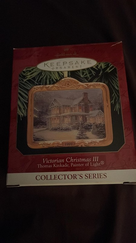 1999 HALLMARK KEEPSAKE ORNAMENT "VICTORIAN CHRISTMAS III"