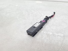 Skoda Octavia Mk3 (5E) 2016 USB socket connector 5Q0035726C ARA352161