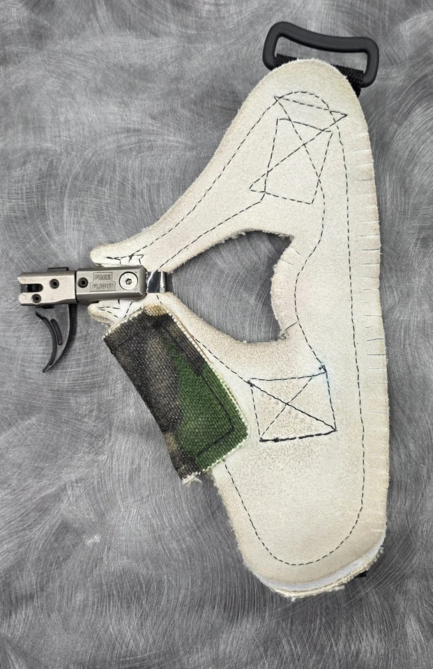 Winn Archery Free Flight Release C-10 LH Medium - Image 3 of 3