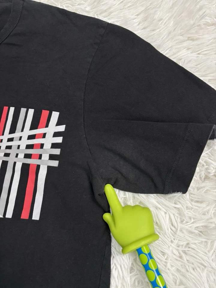 Official 2019 TESLA Plaid Mode Graphic T-Shirt Size Medium - Image 4 of 4