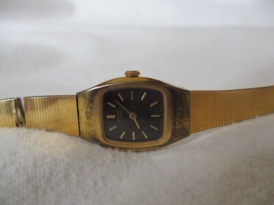 Orologio da polso analogico Seiko con movimento al quarzo