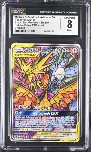 ERROR CRIMPED CGC 8 MOLTRES ZAPDOS ARTICUNO SM210 HIDDEN