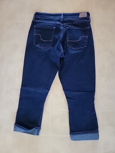 Signature by Levi Strauss Mid Rise Cuffed Capri Women's size 6 Blue Denim jeans - Imagen 3 de 3