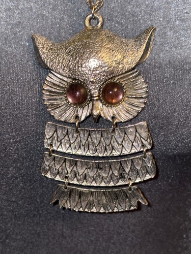 Vintage 60er Jahre große Eule silberfarben Anhänger Halskette mit lila Augen