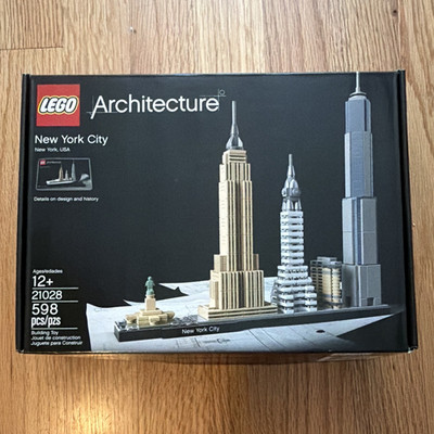 LEGO Architecture New York City 21028 Skylines 598pc Complete Set 12+ 2016