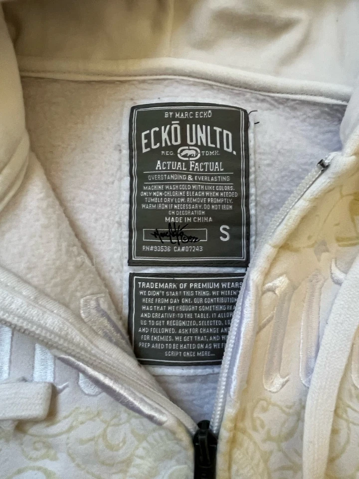 ECKO UNTLD BORDADO + TACHONADO CON PEDRERÍA #y2k #ecko #patinador #affliction Foto 3 de 3