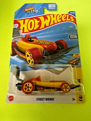 Hot Wheels - Street Wiener - Fast Foodie 1/5 - #85/250 - Spicy Dog New Carded