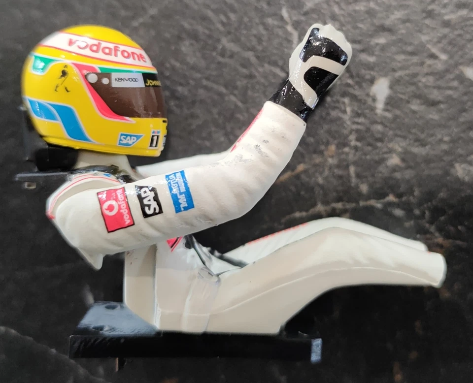 F1 Driver 1/18 Hamilton 2008 (Raised Arms) For McLaren. - Immagine 3 di 4