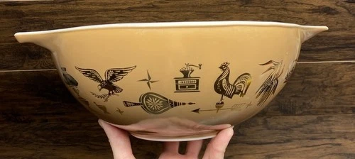 Vintage Pyrex 444 Early American Gold Cinderella 4Qt Mixing Bowl