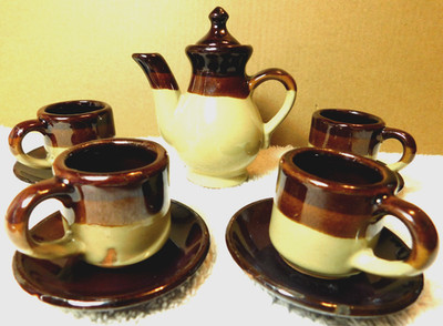 Unbranded~Vtg. Stoneware Ceramic Miniature Tea Pot & A Set of 4 Cups & Saucers