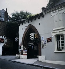 R118 Car Auto Automobile Garage Street Scene Realist 3D Stereo Slide Photo