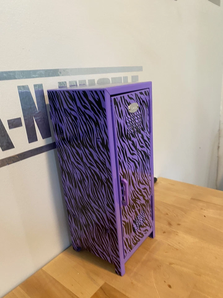 MINI Metal Locker For Makeup  4.25"w x 4.5"d x 10.75"h - Image 4 of 4