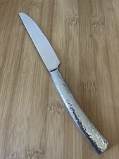 Stainless Satin HAMMERED Curved Handle Flat Tip SERRATED DINNER KNIFE 9"