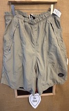 REI men’s padded green cycling shorts size XL x 7” USA made nylon polyester lycr