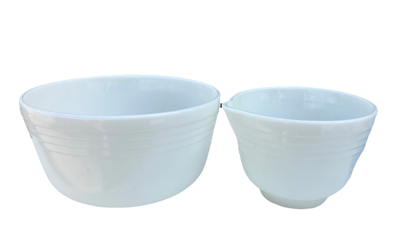 Vtg Set of PYREX Hamilton Beach White Milk Glass 6", 8.5" Mixing Bowls #10 #16
Opens in a new window