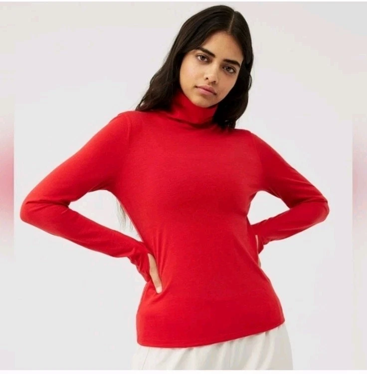 Outdoor Voices Merino Wool Blend Strawberry Long Sleeve Base Layer Turtleneck M