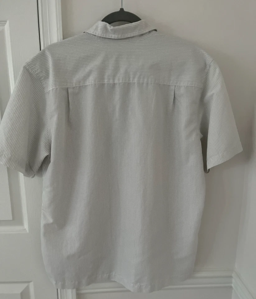 Camisa Quicksilver Waterman para hombre manga corta talla mediana abotonada Foto 2 de 4