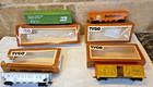 Vintage HO Scale TYCO Train Cars Lot 4 – Stock Car Durgango - Hopper -Pulpwood — photo 1