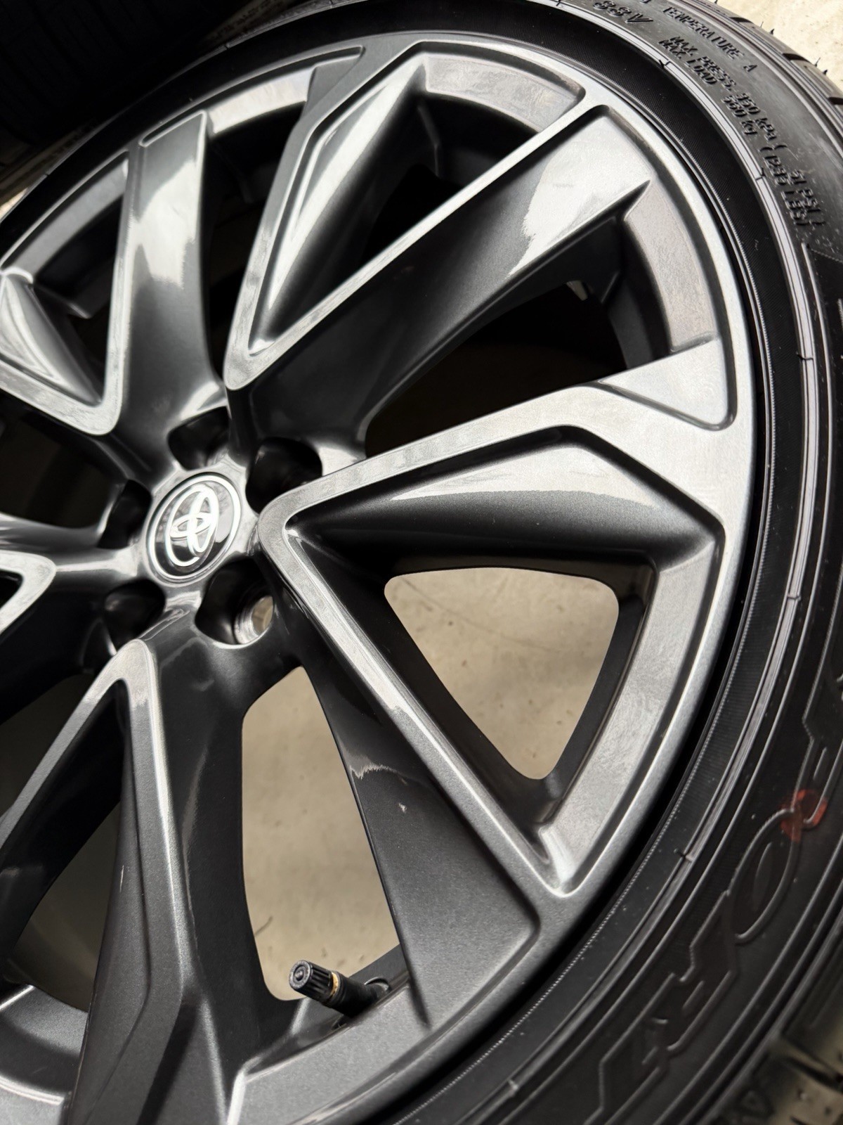 2025 18" Toyota Corolla XSE SE OEM Wheels Rims Tires 75236 2022 2023 2024