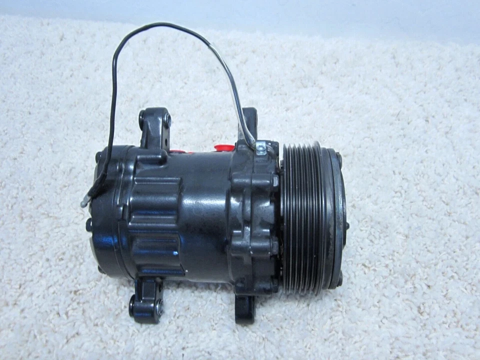 CHEVROLET TRACKER / PONTIAC SUNRUNNER 1.6L / 4CYL ENGINE AC COMPRESSOR #3C-7 - Image 4 of 4