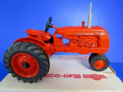 Vintage Ertl 1:16 Co-op orange E2 Traktor Made in USA Farm Toy Museum