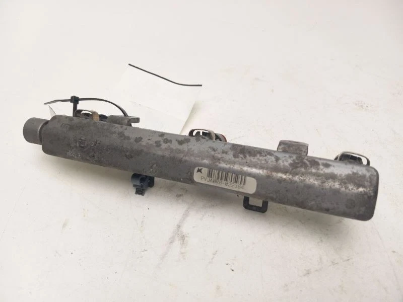 2006 - 2017 HONDA PILOT RIGHT SIDE FUEL RAIL - Image 2 of 4