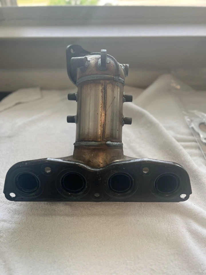 Colector de escape Dorman 674-955 compatible con Kia y Hyundai Foto 2 de 4