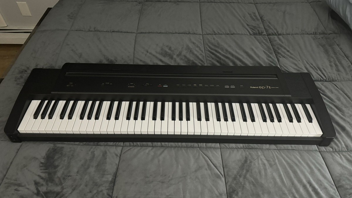 Roland EP-7 II Digital Piano Keyboard, 76 Keys A Couple Keys