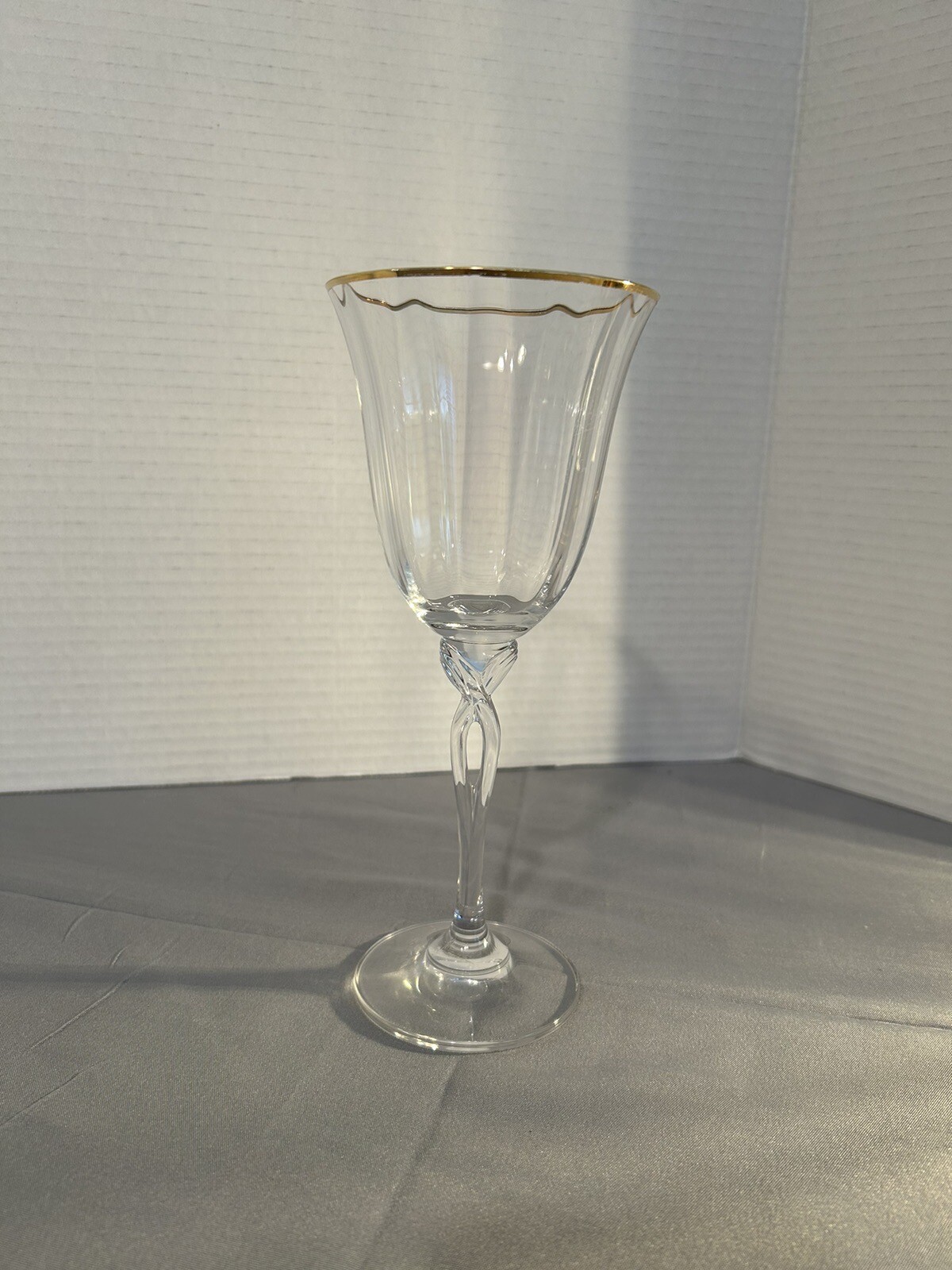 Oneida Crystal Chateau Wine Glasses Gold Rim Set Of 4 Retired eBay
