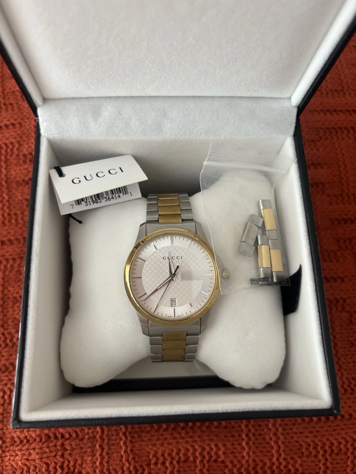 Montre Gucci unisexe, grand cadran. Modèle YA126573 PDSF d'occasion