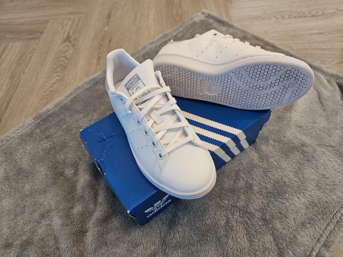 Adidas Stan Smith bianche iridescenti ragazza/donna - UK 4 INDOSSATE UNA VOLTA - Foto 3 di 5